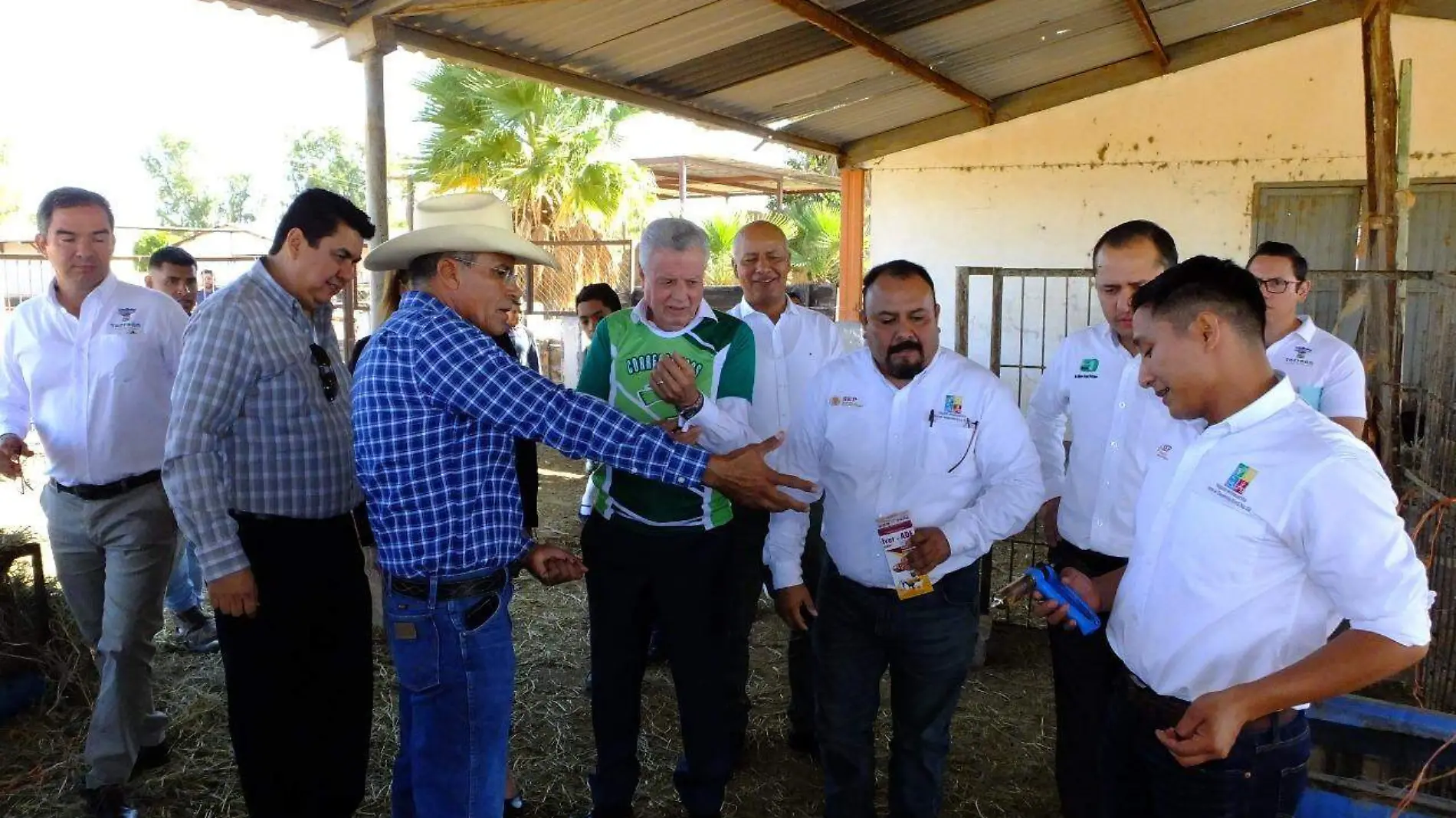 24 Entrega Zermeño apoyos a caprinocultores2